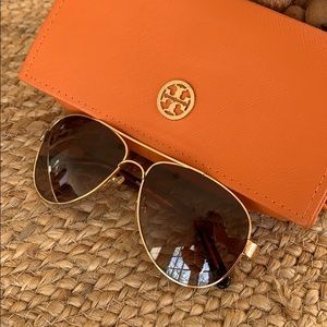 Tory Burch Aviator sunglasses